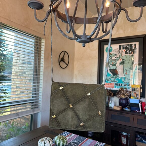 Salvatore Ferragamo Olive Green Suede Crossbody Shoulder Bag, Vintage, Rare - Picture 3 of 15